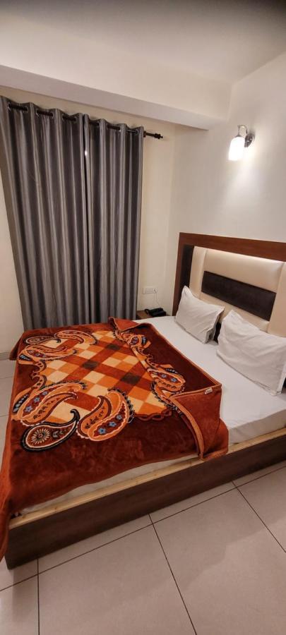 Hotel Snow Country Villa Manāli Esterno foto