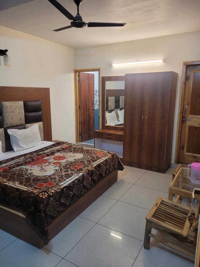 Hotel Snow Country Villa Manāli Esterno foto